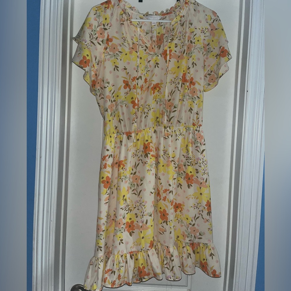 A summer yellow dress.